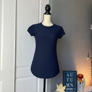 New Balance ruched sides
Transform Perfect Tee Size S